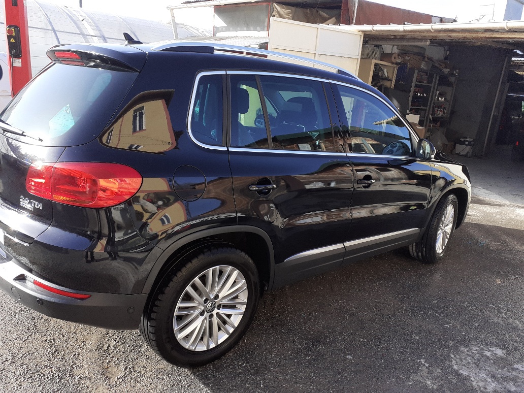 Carrosserie après voiture noire