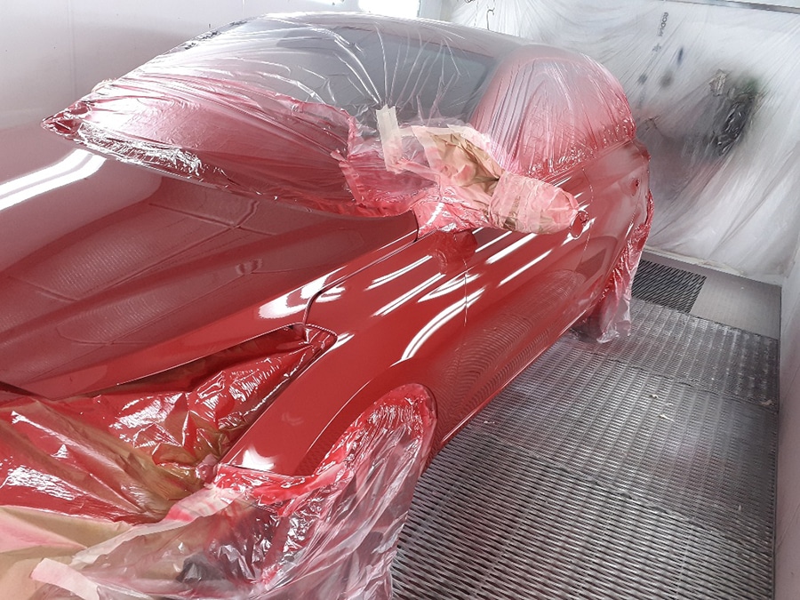 Voiture rouge avant